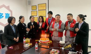 Z6尊龙旗舰厅官网入口之家宜昌店开展2019年第一季度员工生日会