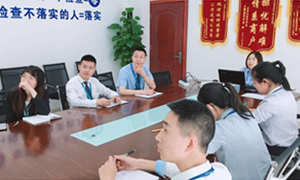 襄阳店开展《PPT适用技巧培训》